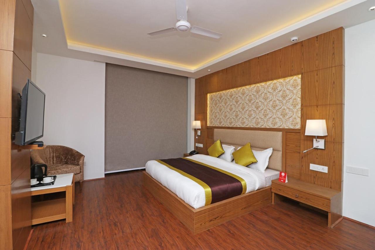 Capital O Hotel Star Inn Near Chhatarpur Metro Station Nové Dillí Exteriér fotografie